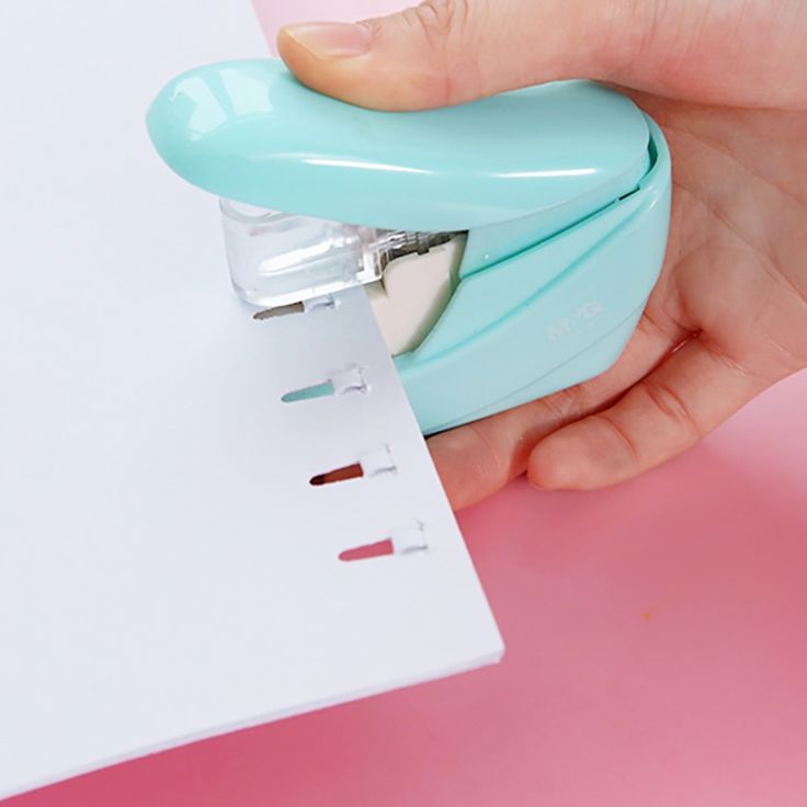 how to put staples in a stapler