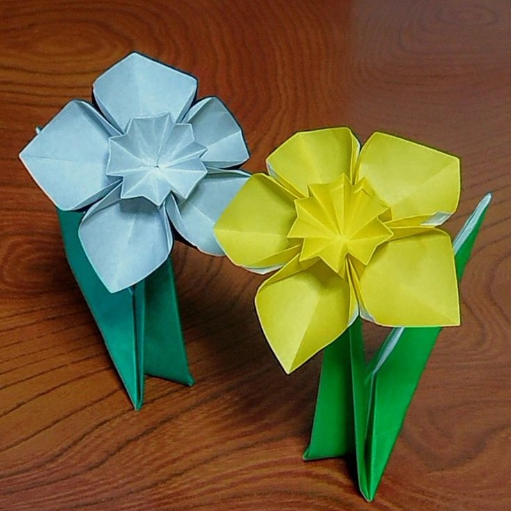 sticky note origami flower