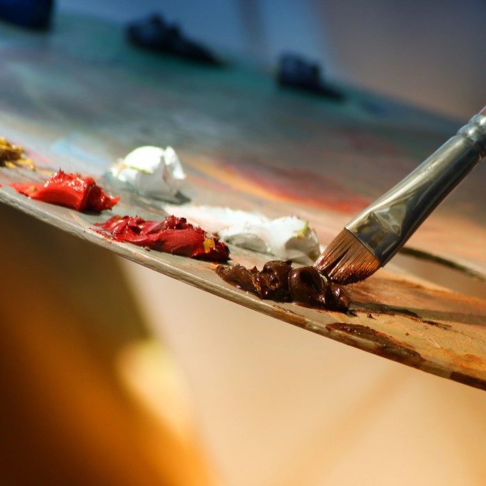 how long does it take for oil paint to dry