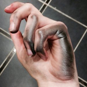 how to get spray paint off skin