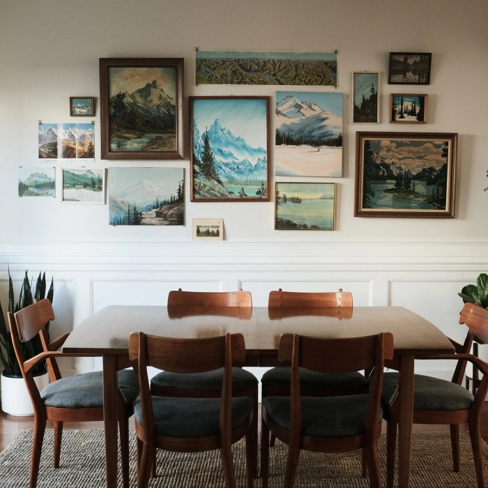 how to hang a canvas painting