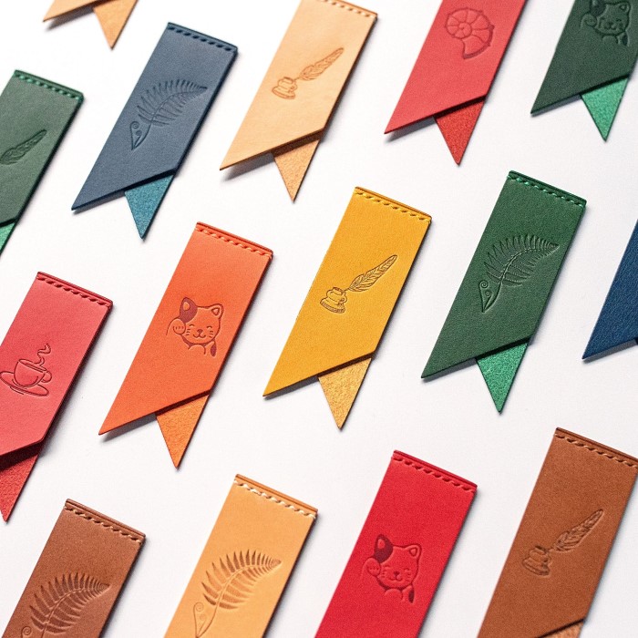 magnetic leather bookmark