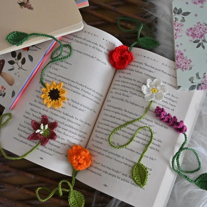 flower crochet bookmark