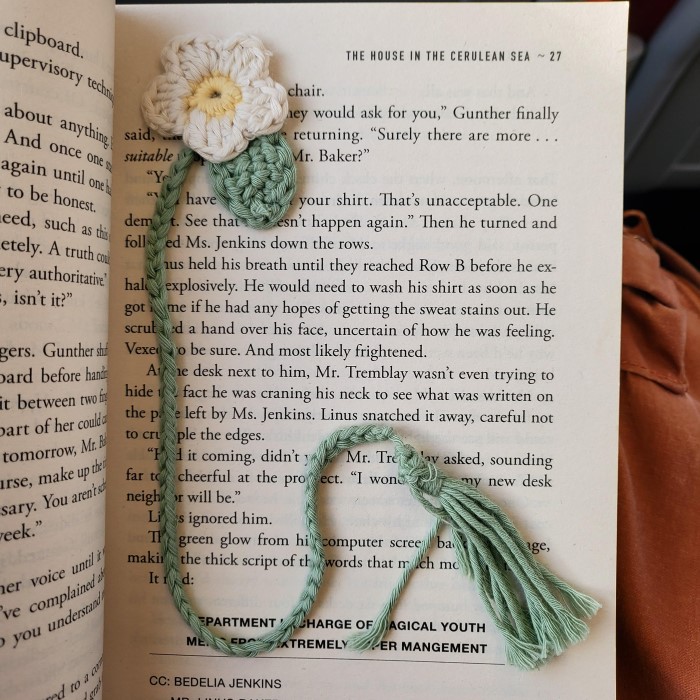 flower crochet bookmark