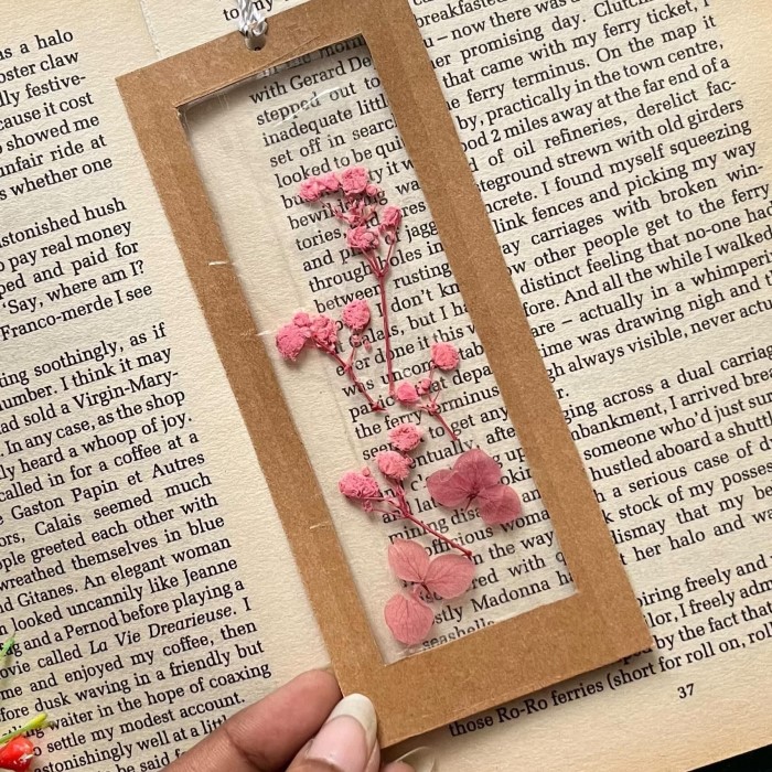 bookmark paper