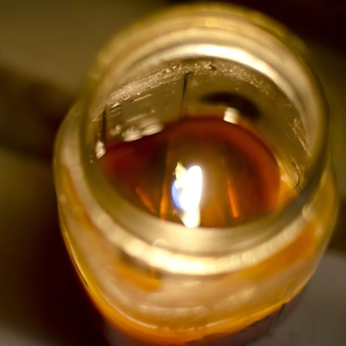 how to remove candle wax from glass