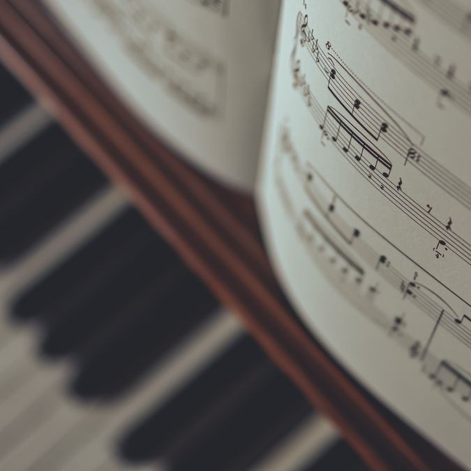 how to read piano sheet music