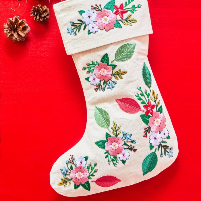 diy christmas stocking decorating ideas