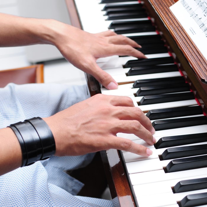 how to learn piano