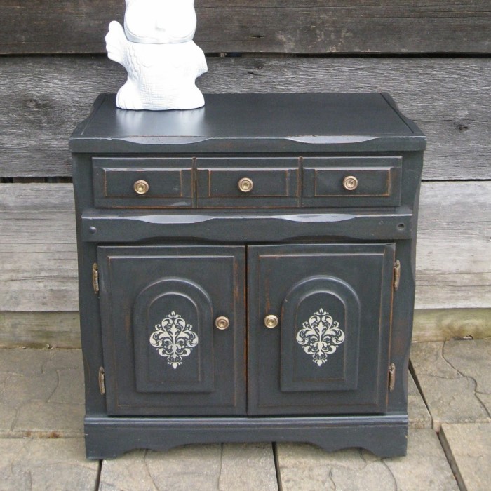black chalk paint
