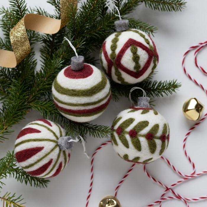 diy felt christmas ornaments