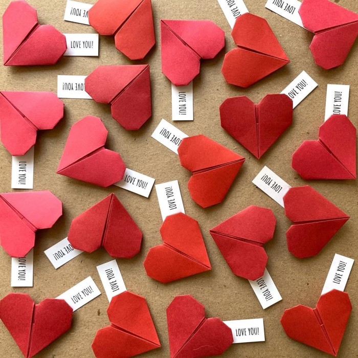 how to make a heart with a sticky note