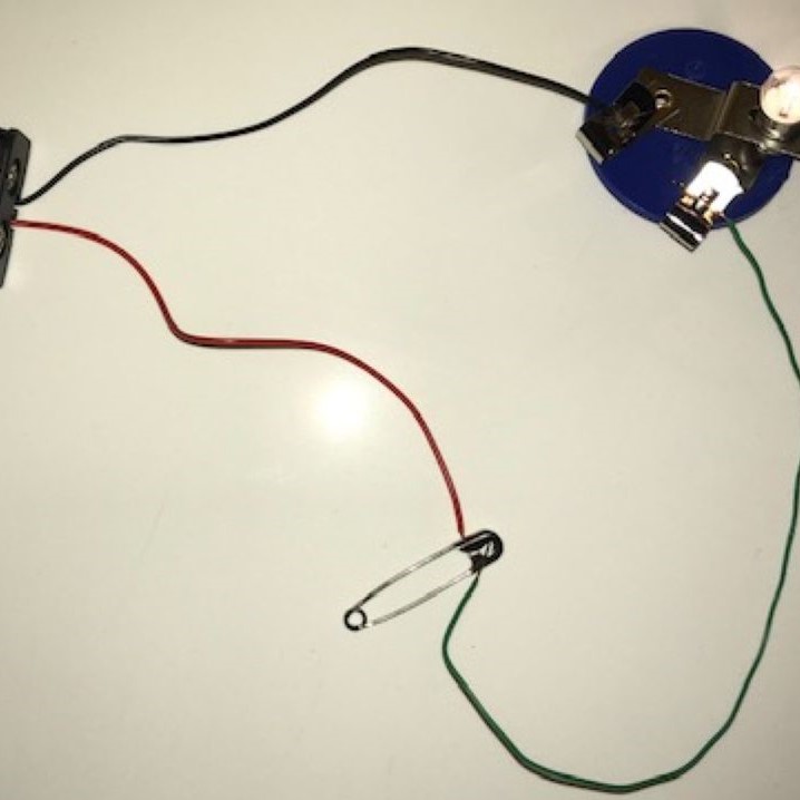 is a paper clip a conductor or insulator