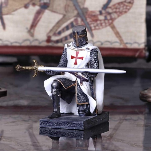 knight pen holder